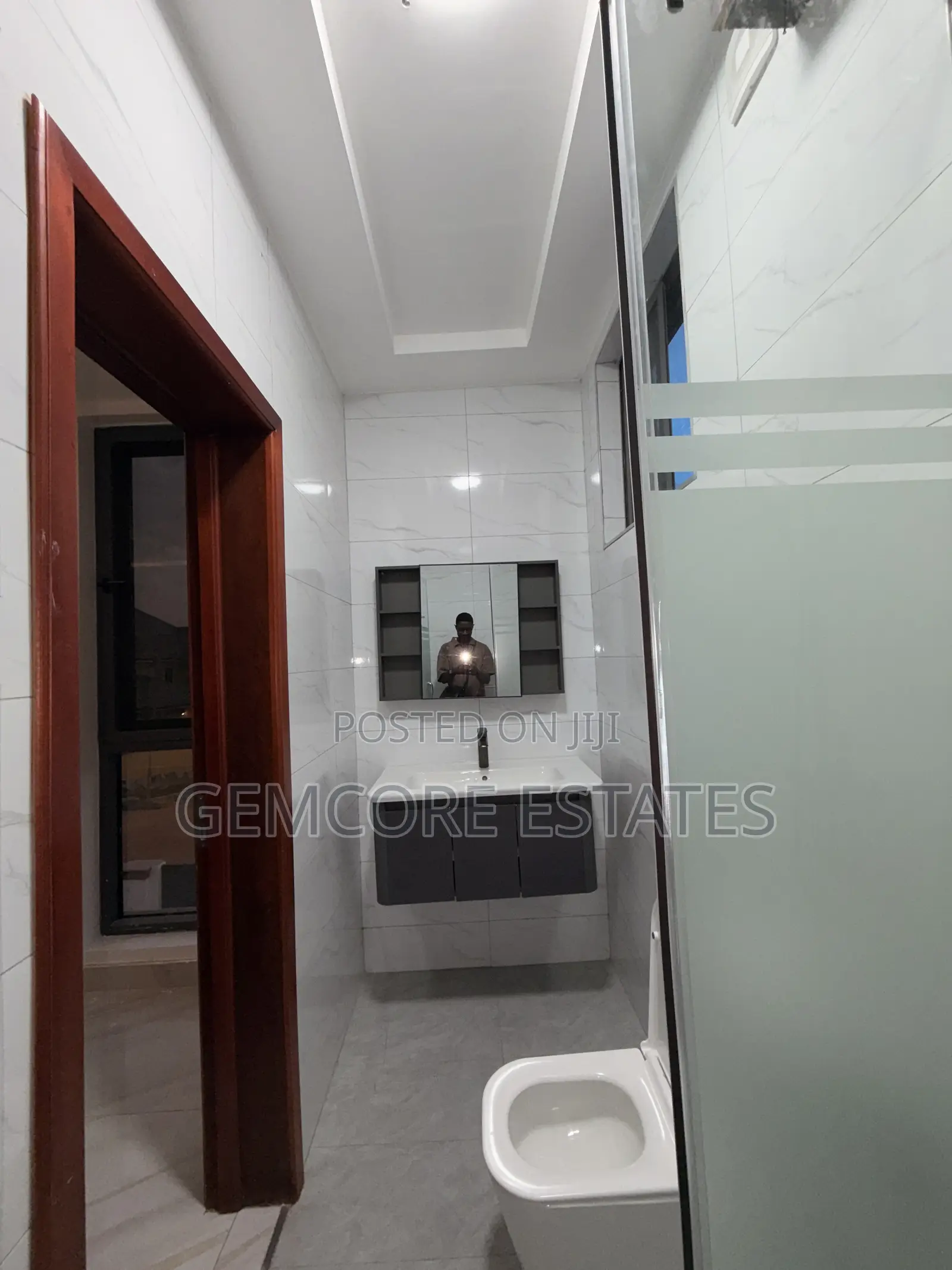 3bdrm Apartment in Adjiringanor, East Legon for sale