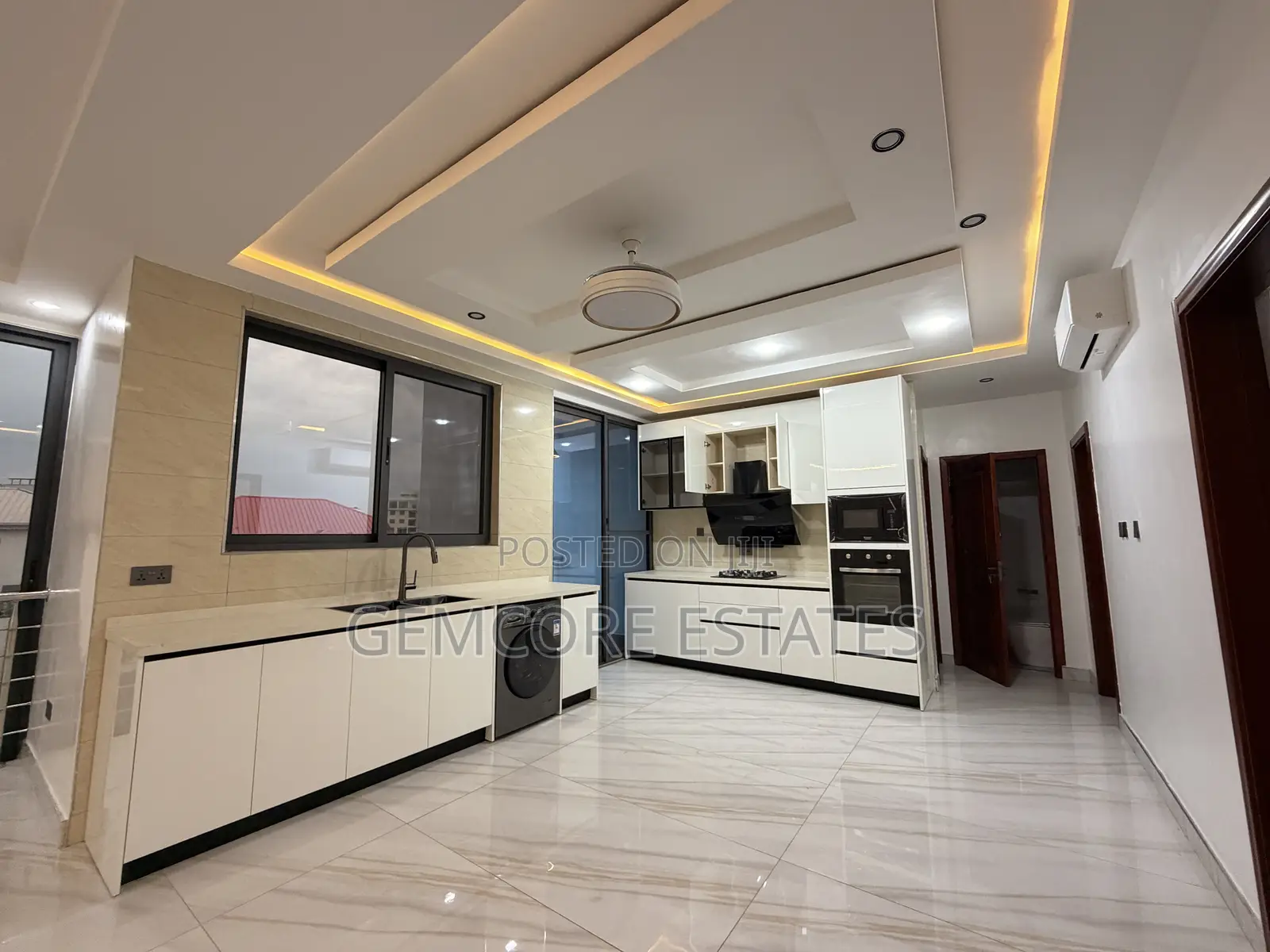 3bdrm Apartment in Adjiringanor, East Legon for sale