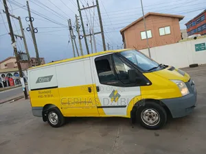 Ford Transit 2012 Yellow