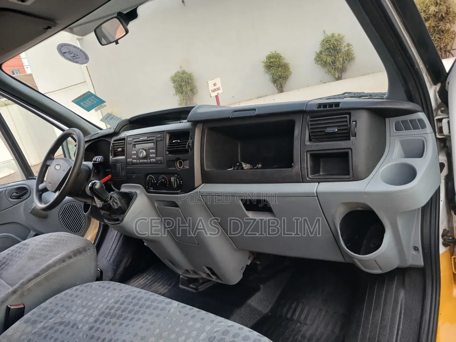 Ford Transit 2012 Yellow