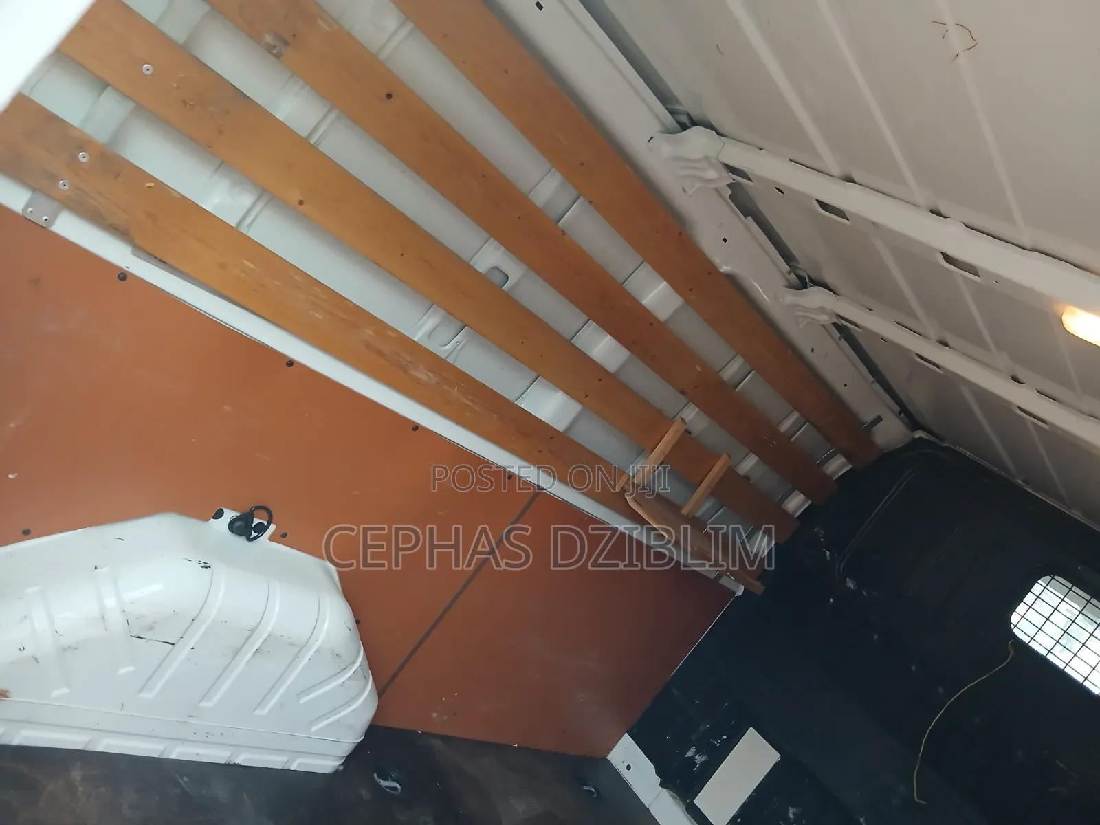 Ford Transit 2012 Yellow