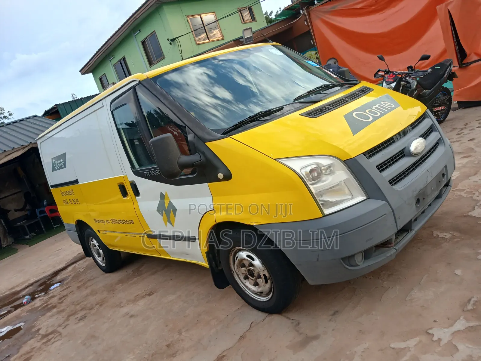 Ford Transit 2012 Yellow