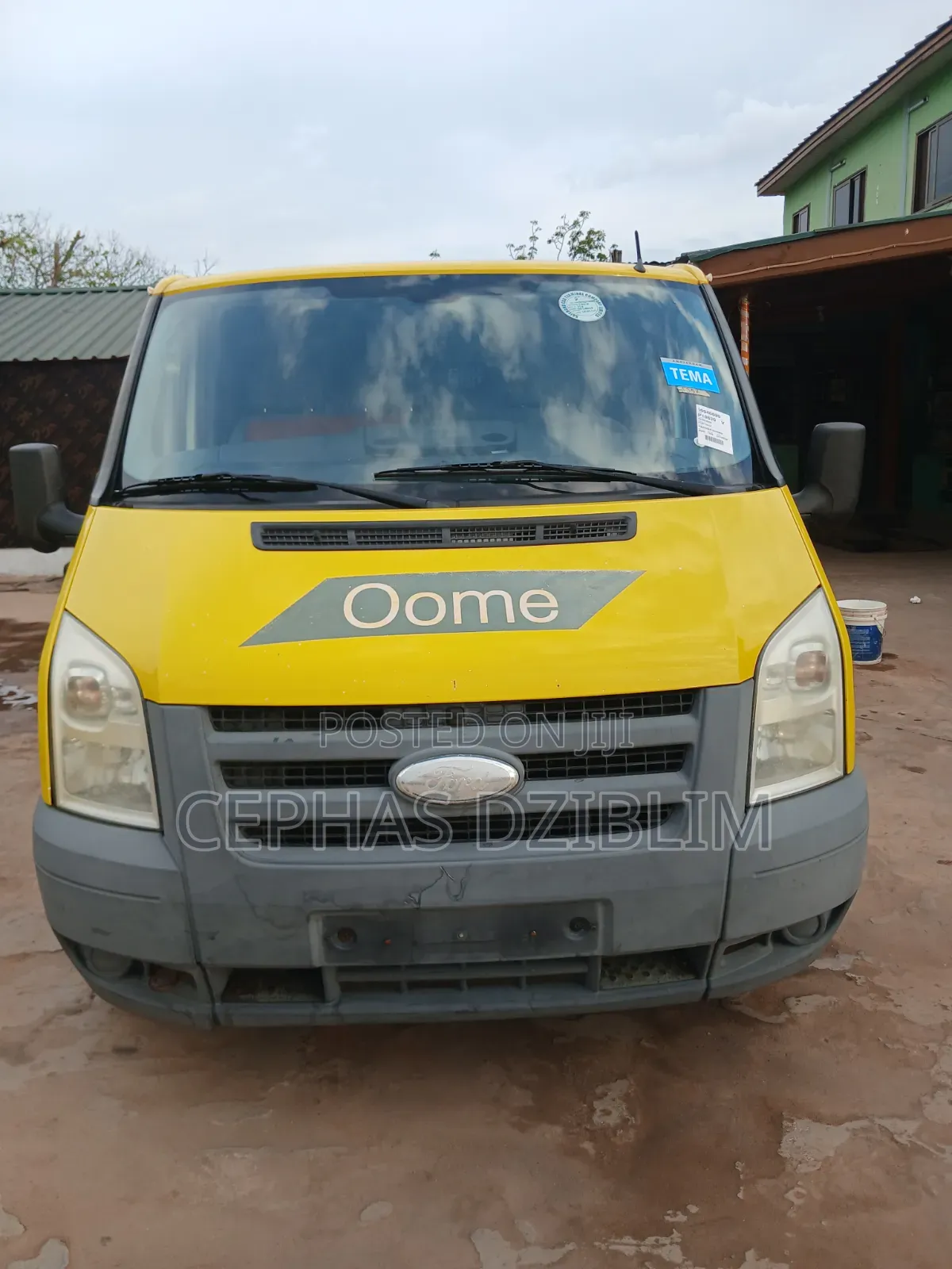 Ford Transit 2012 Yellow