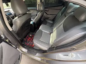 Hyundai Elantra Limited Sedan FWD (1.8L 4cyl 6A) 2013 Gray