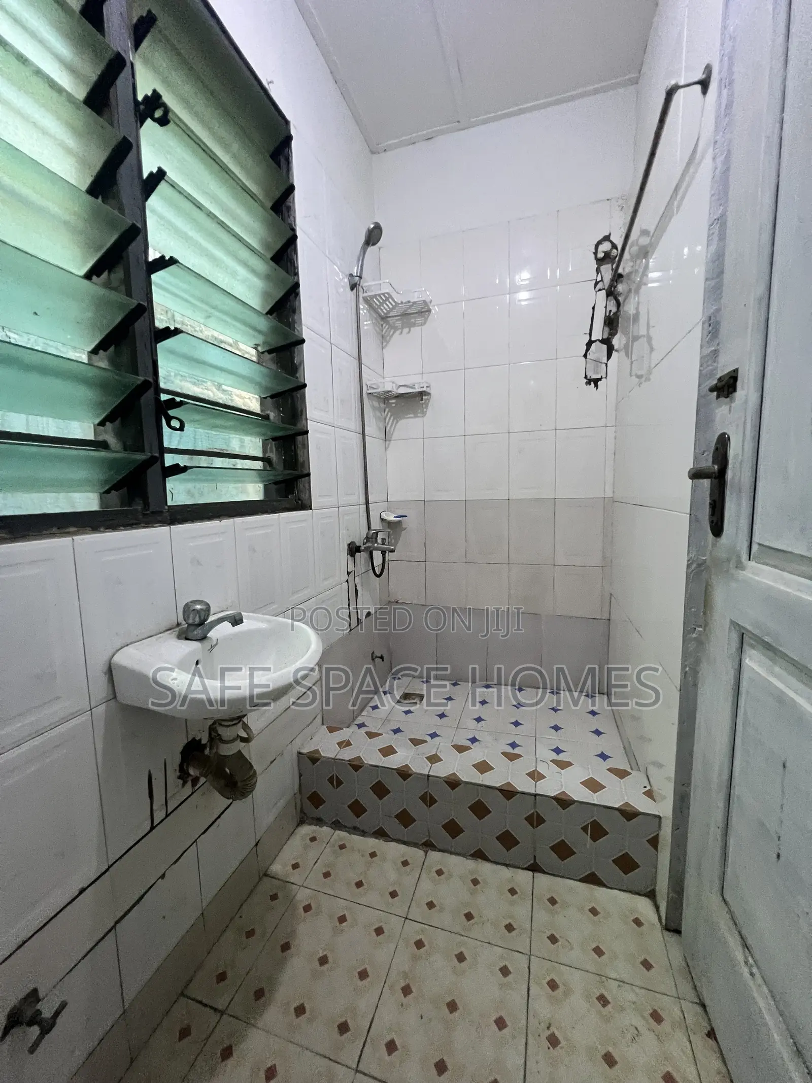 1bdrm Apartment in Tseaddo for rent