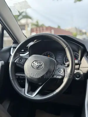 Toyota RAV4 XLE 2022 Black
