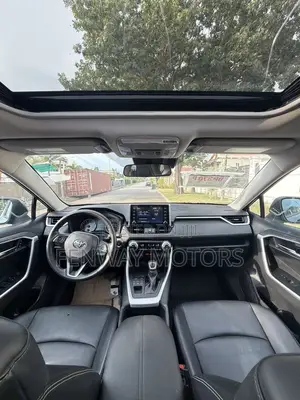 Toyota RAV4 XLE 2022 Black