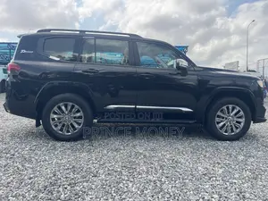Toyota Land Cruiser 2024 Black