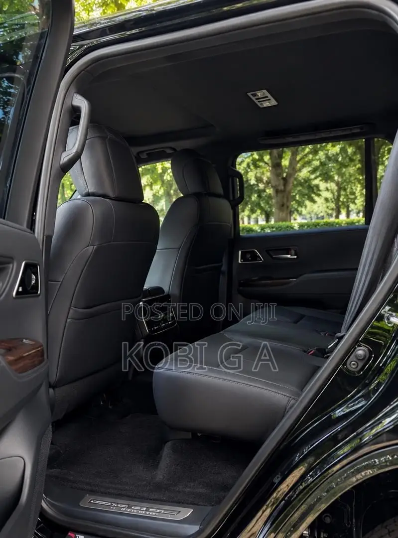New Toyota Land Cruiser LC300 2025 Black