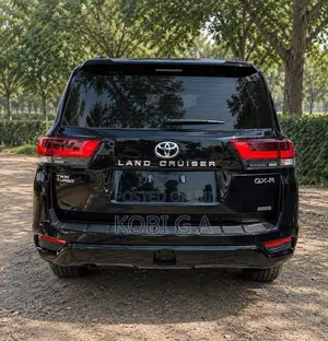 New Toyota Land Cruiser LC300 2025 Black