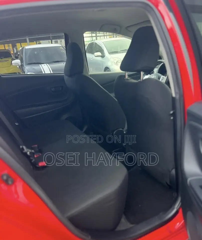 Toyota Vitz 2015 Red