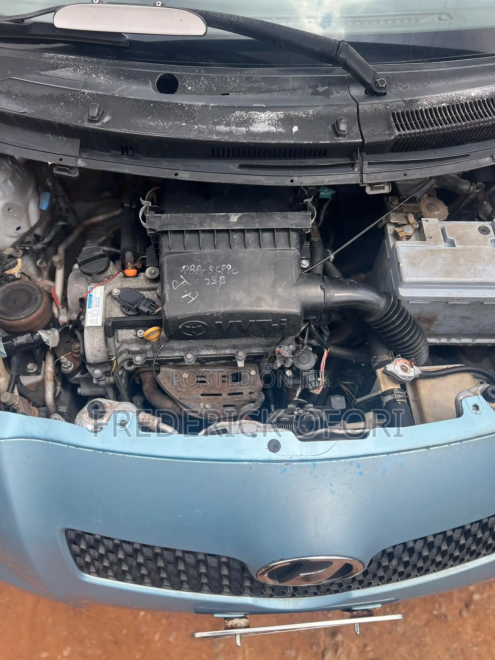 Toyota Vitz 1.0 FWD 5dr 2010 Gray
