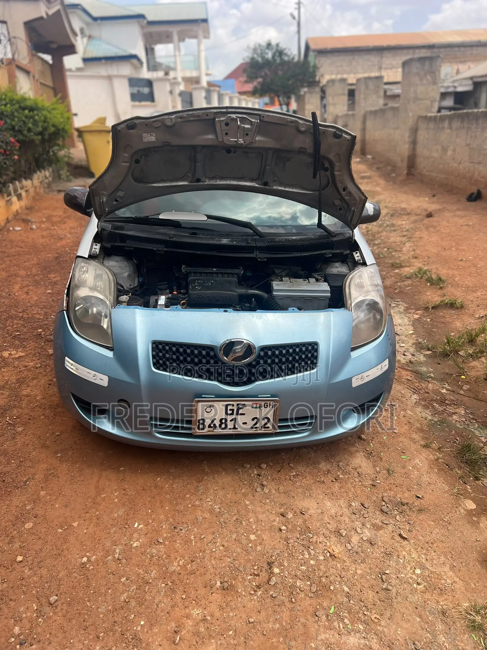 Toyota Vitz 1.0 FWD 5dr 2010 Gray