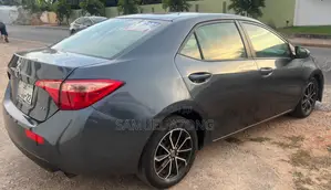 Toyota Corolla LE (1.8L 4cyl 2A) 2019 Gray