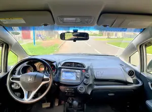 Honda Fit Automatic 2012 Silver