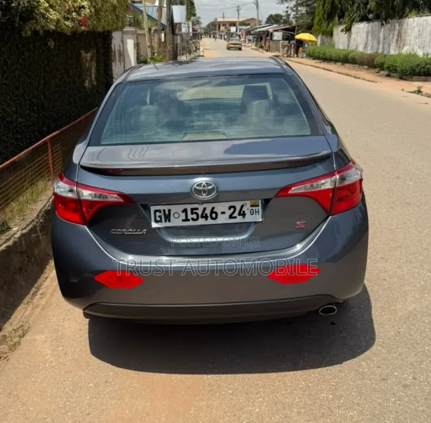 Toyota Corolla 2016 Gray