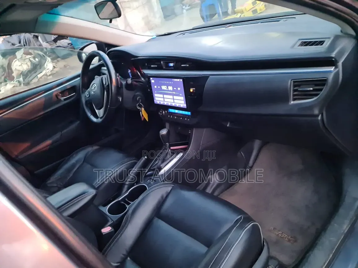 Toyota Corolla 2016 Gray