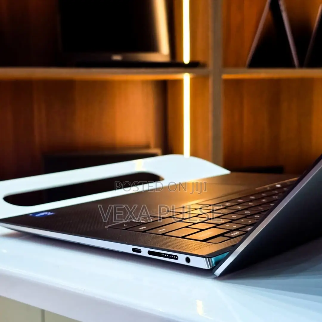 Laptop Dell Precision 5560 32GB Intel Core i7 SSD 512GB