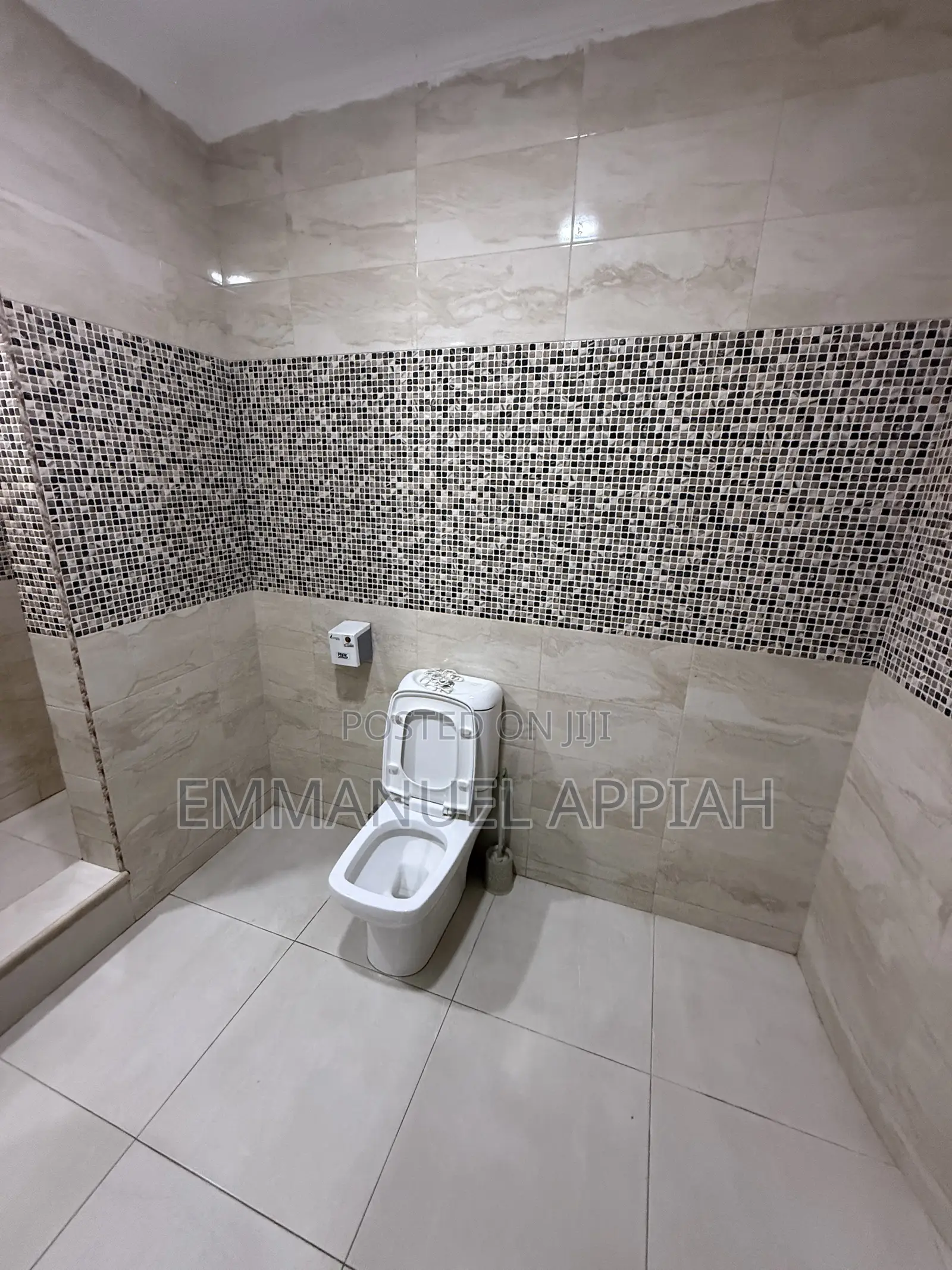 5bdrm Mansion in Pokuase Katapo for sale