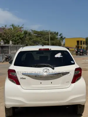 Toyota Vitz 1.3 AWD 5dr 2016 White