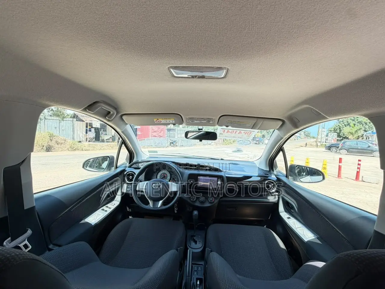 Toyota Vitz 1.3 AWD 5dr 2016 White