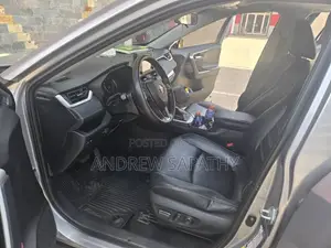 Toyota RAV4 XLE Premium 2022 Silver
