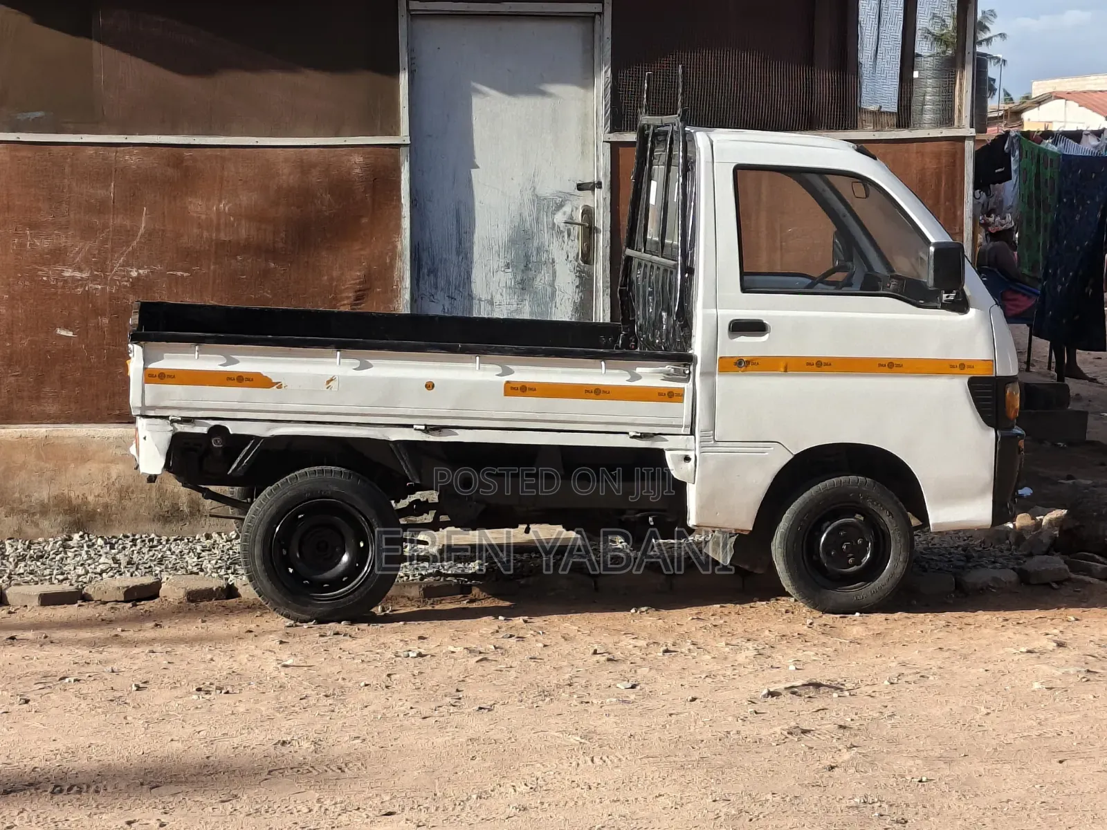 Daihatsu Hijet (Abossey Okai Macho)