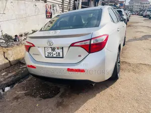 Toyota Corolla S 4dr Sedan (1.8L 4cyl CVT) 2014 Silver