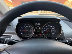 Hyundai Elantra GLS Sedan FWD (1.8L 4cyl 6A) 2013 Silver