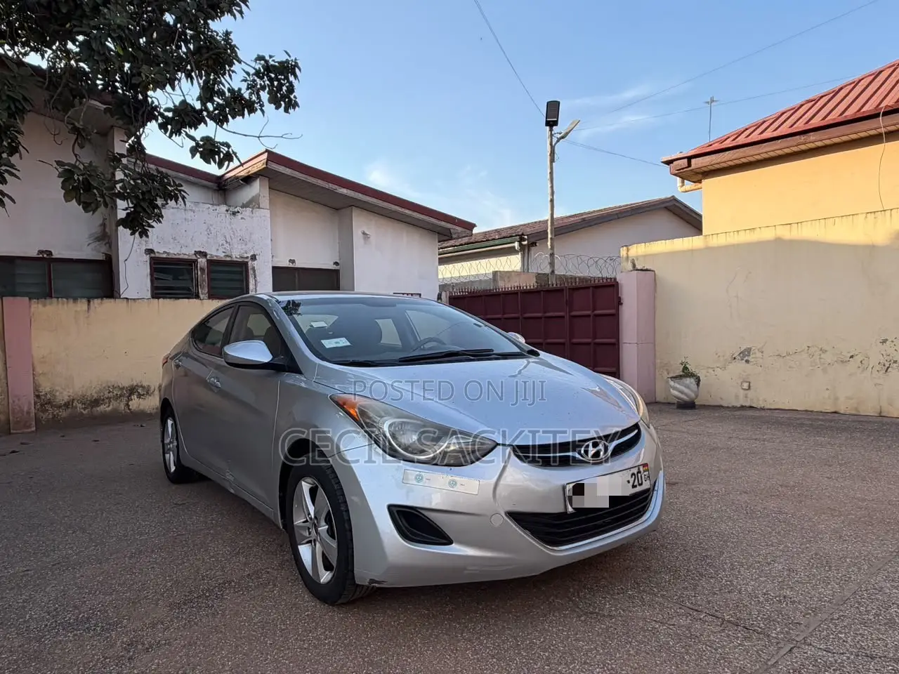 Hyundai Elantra GLS Sedan FWD (1.8L 4cyl 6A) 2013 Silver