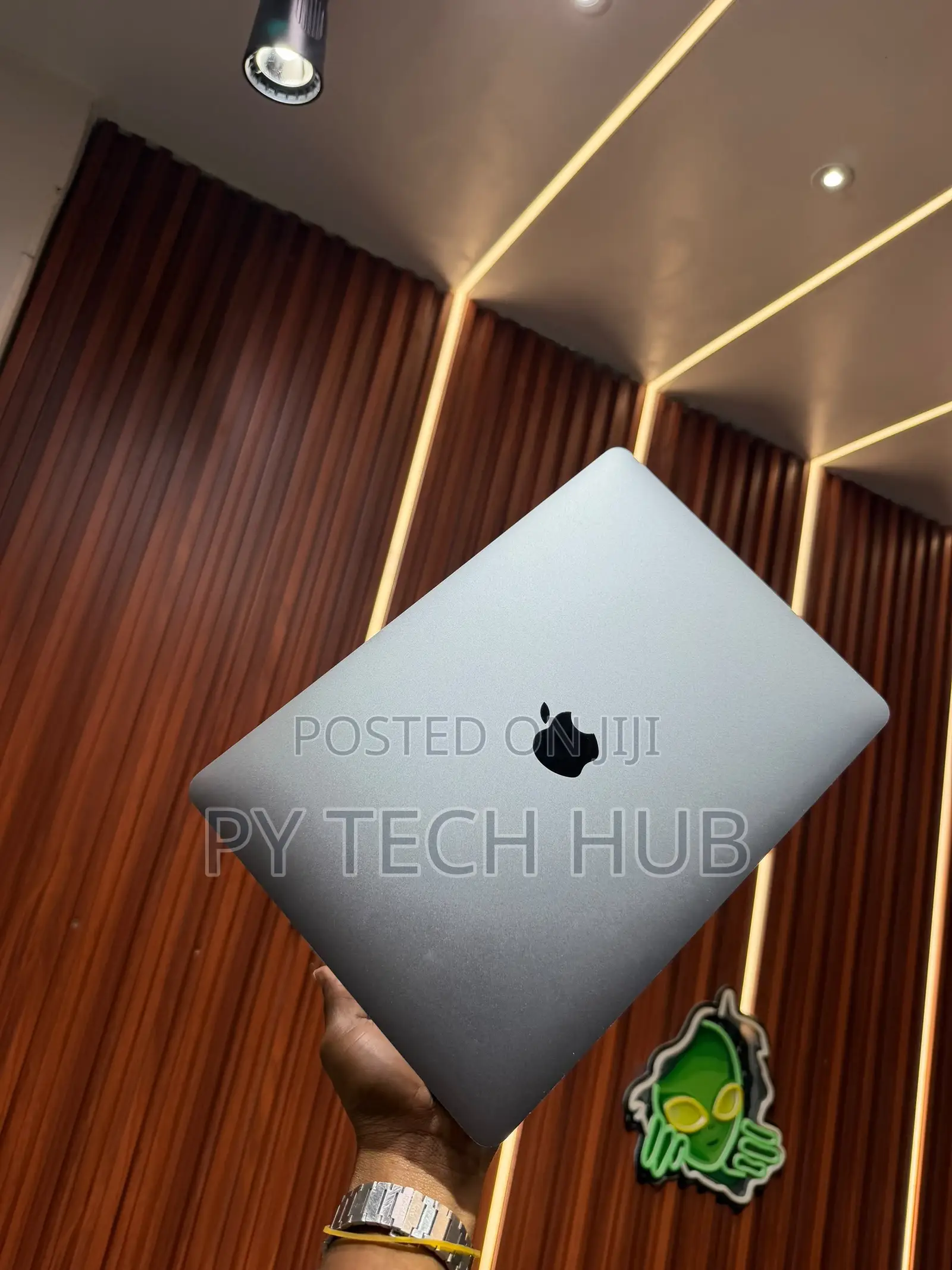 Laptop Apple MacBook Pro 2020 16GB Intel Core i5 SSD 512GB
