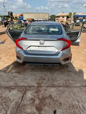 Honda Civic LX 4dr Sedan (2.0L 4cyl) 2016 Gray