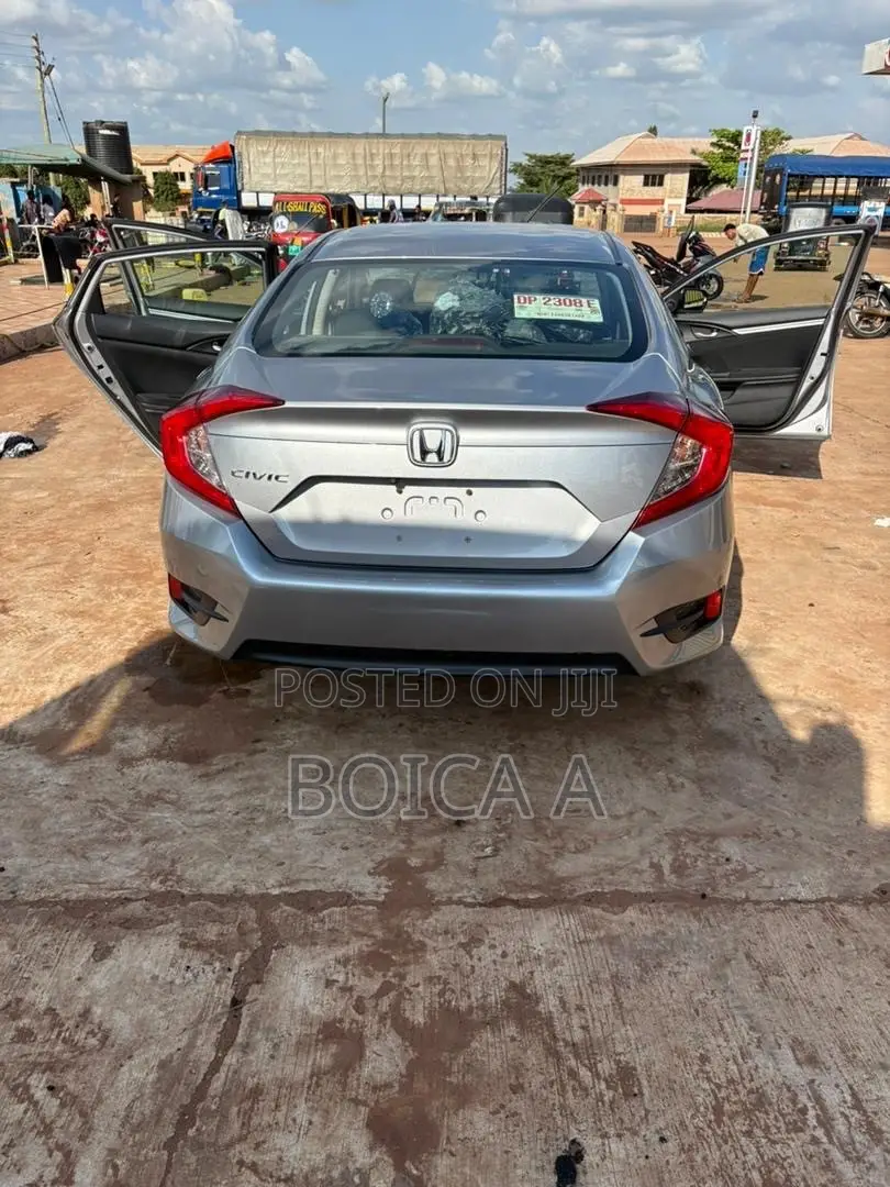 Honda Civic LX 4dr Sedan (2.0L 4cyl) 2016 Gray