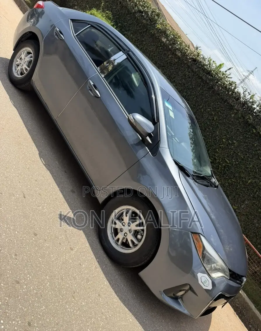 Toyota Corolla 2015 Gray