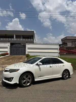 Toyota Camry SE Sport 4dr Sedan (2.5L 4cyl 6A) 2014 White