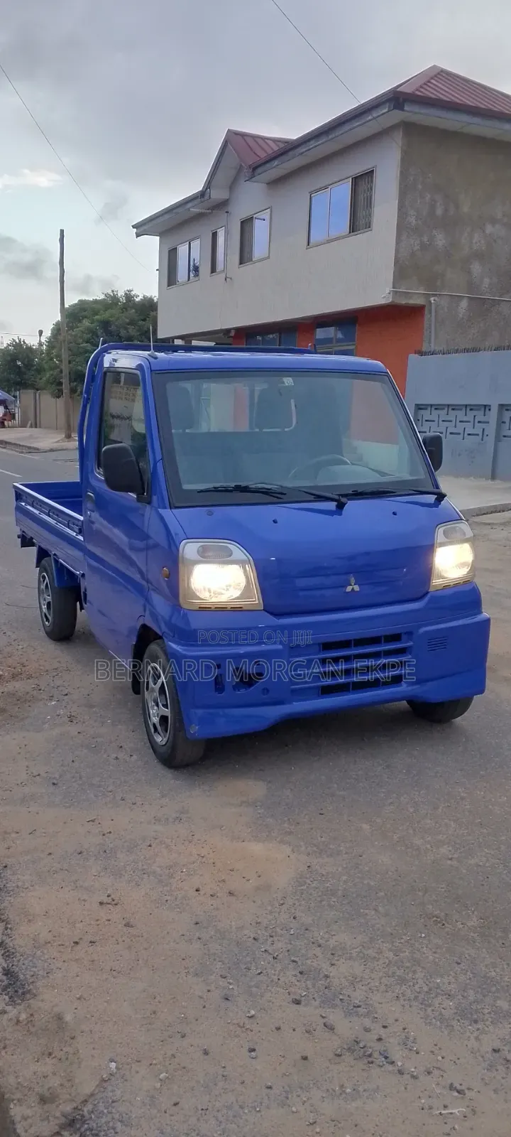 Mitsubishi Minicab Truck 2010 Blue