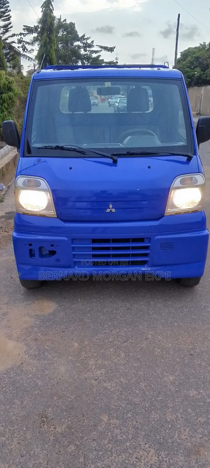 Mitsubishi Minicab Truck 2010 Blue