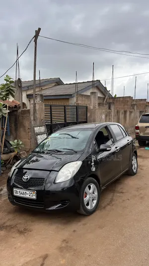 Toyota Vitz 2010 Black