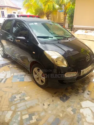 Toyota Vitz 2010 Black