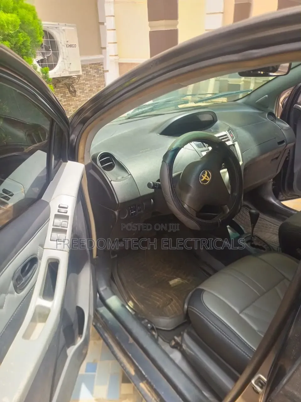 Toyota Vitz 2010 Black