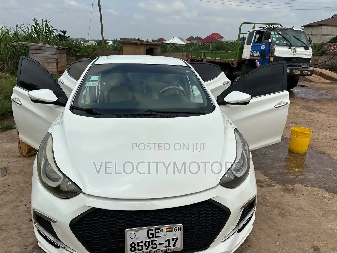 Hyundai Elantra Limited 4dr Sedan (1.8L 4cyl 6A) 2015 White