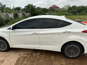 Hyundai Elantra Limited 4dr Sedan (1.8L 4cyl 6A) 2015 White