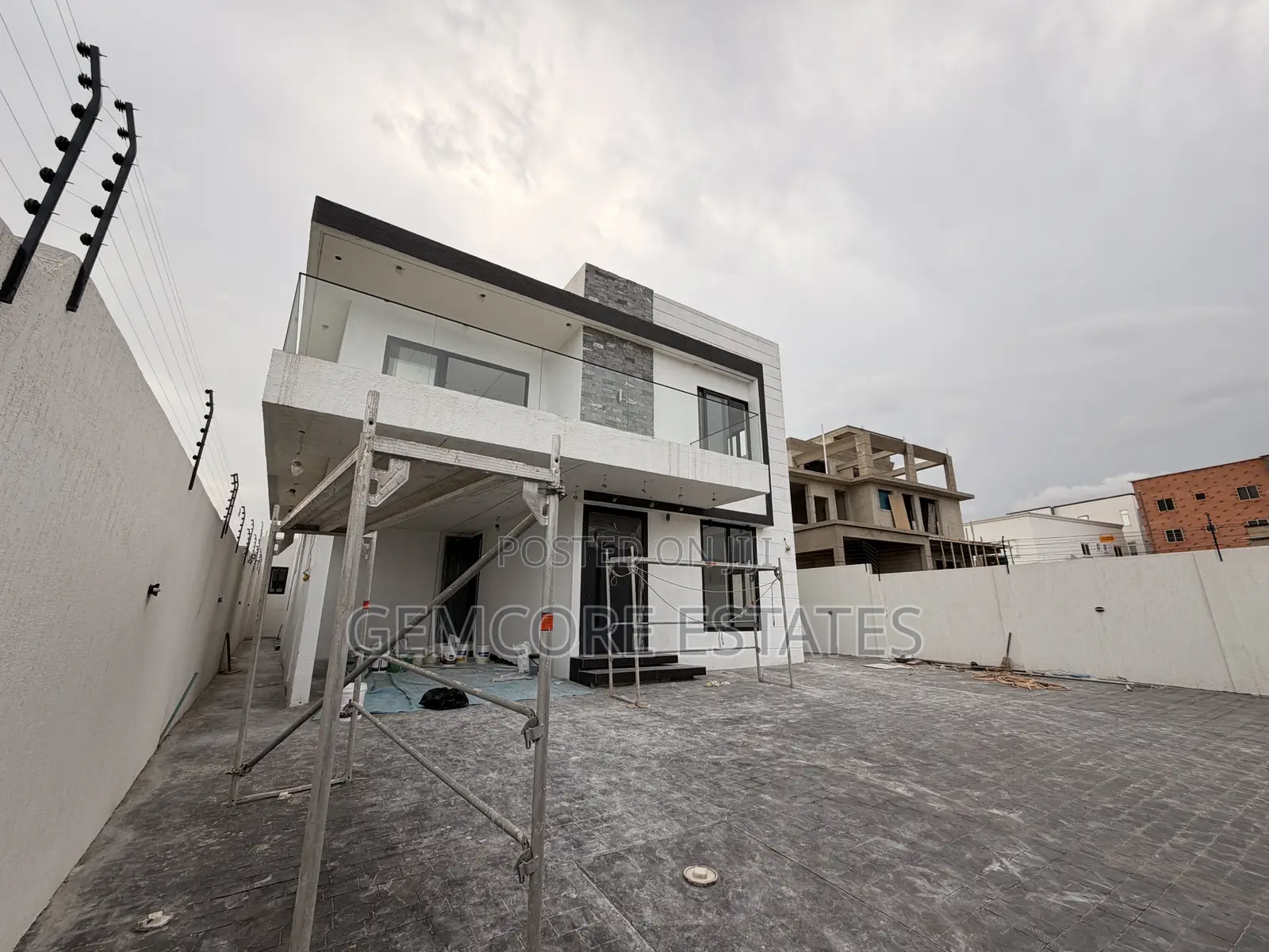 4bdrm House in East Legon for sale