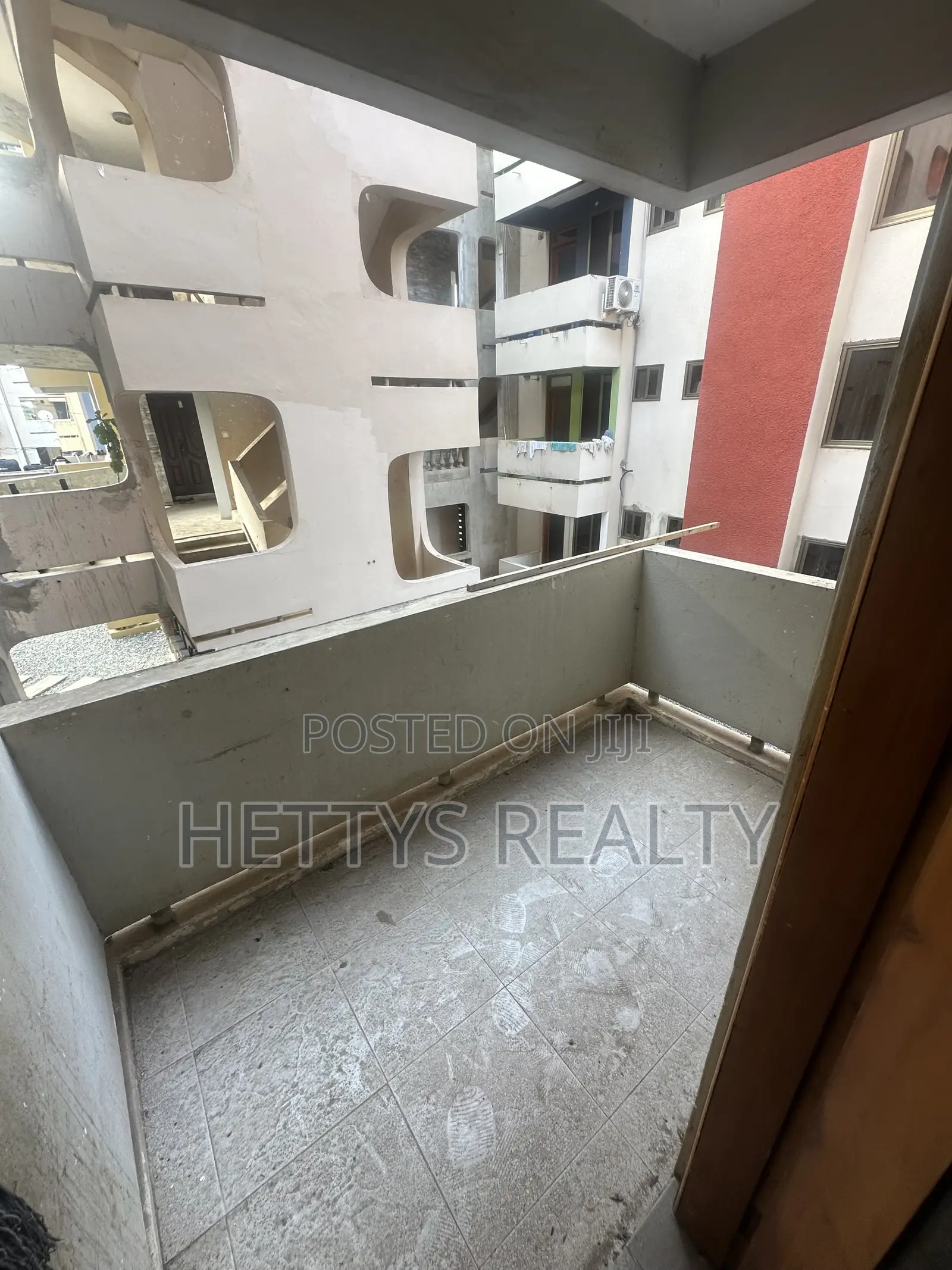 2bdrm Block of Flats in Sakumono for sale