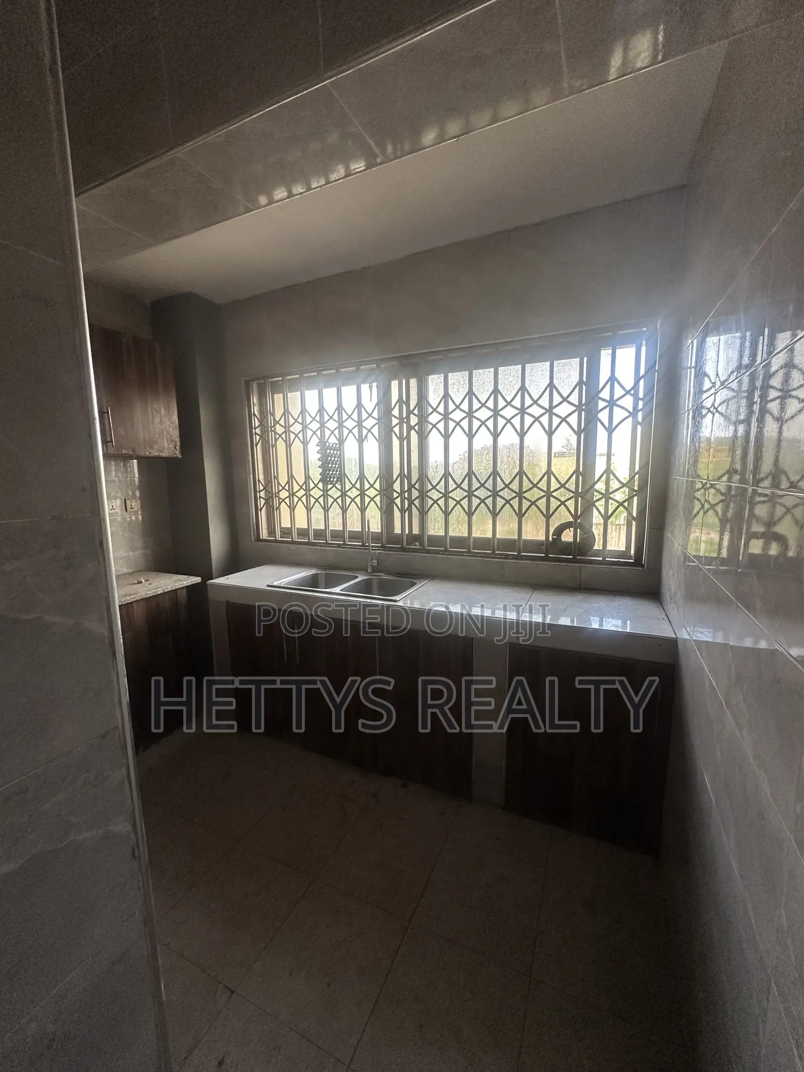 2bdrm Block of Flats in Sakumono for sale