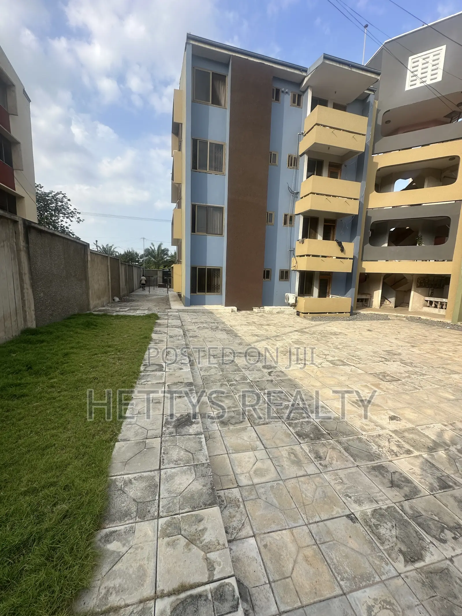 2bdrm Block of Flats in Sakumono for sale