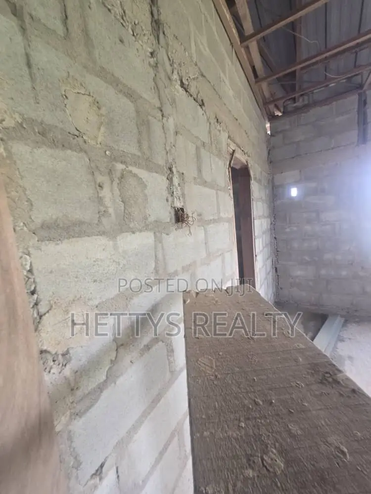 6bdrm House in Amasaman for sale