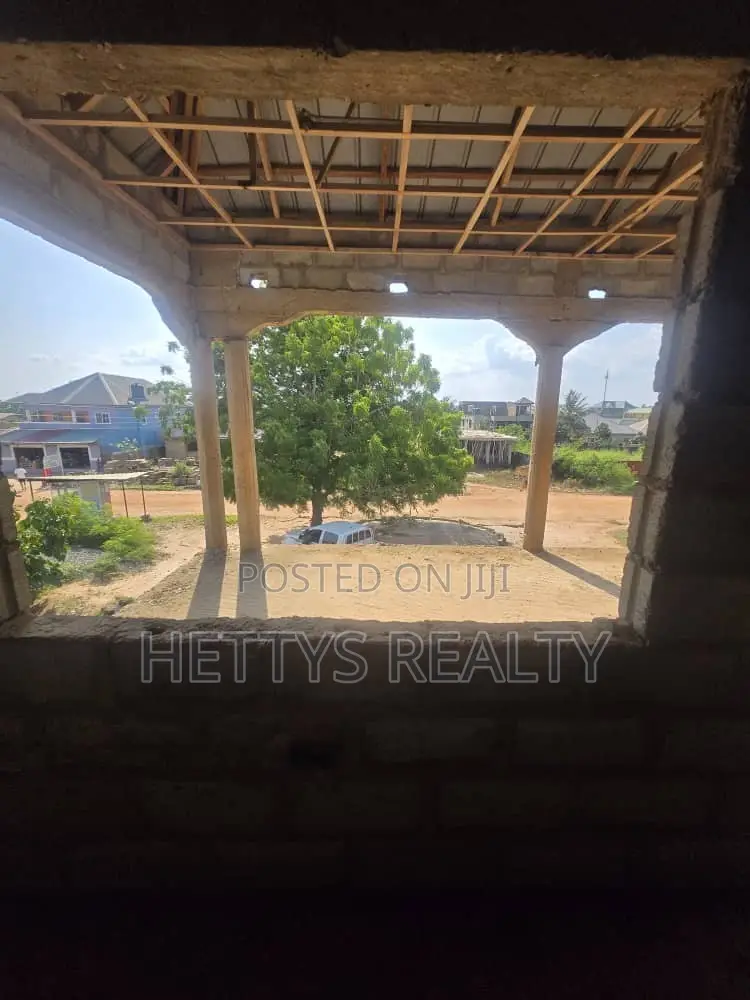 6bdrm House in Amasaman for sale