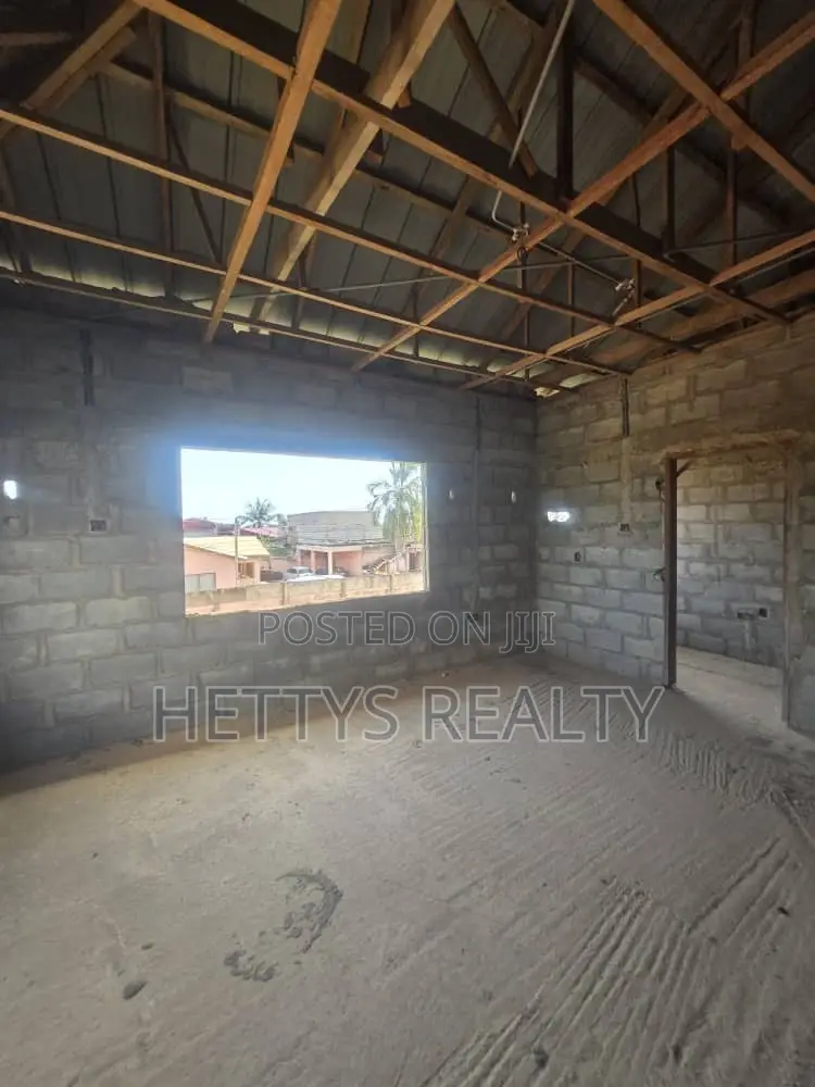 6bdrm House in Amasaman for sale
