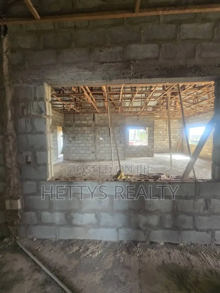 6bdrm House in Amasaman for sale